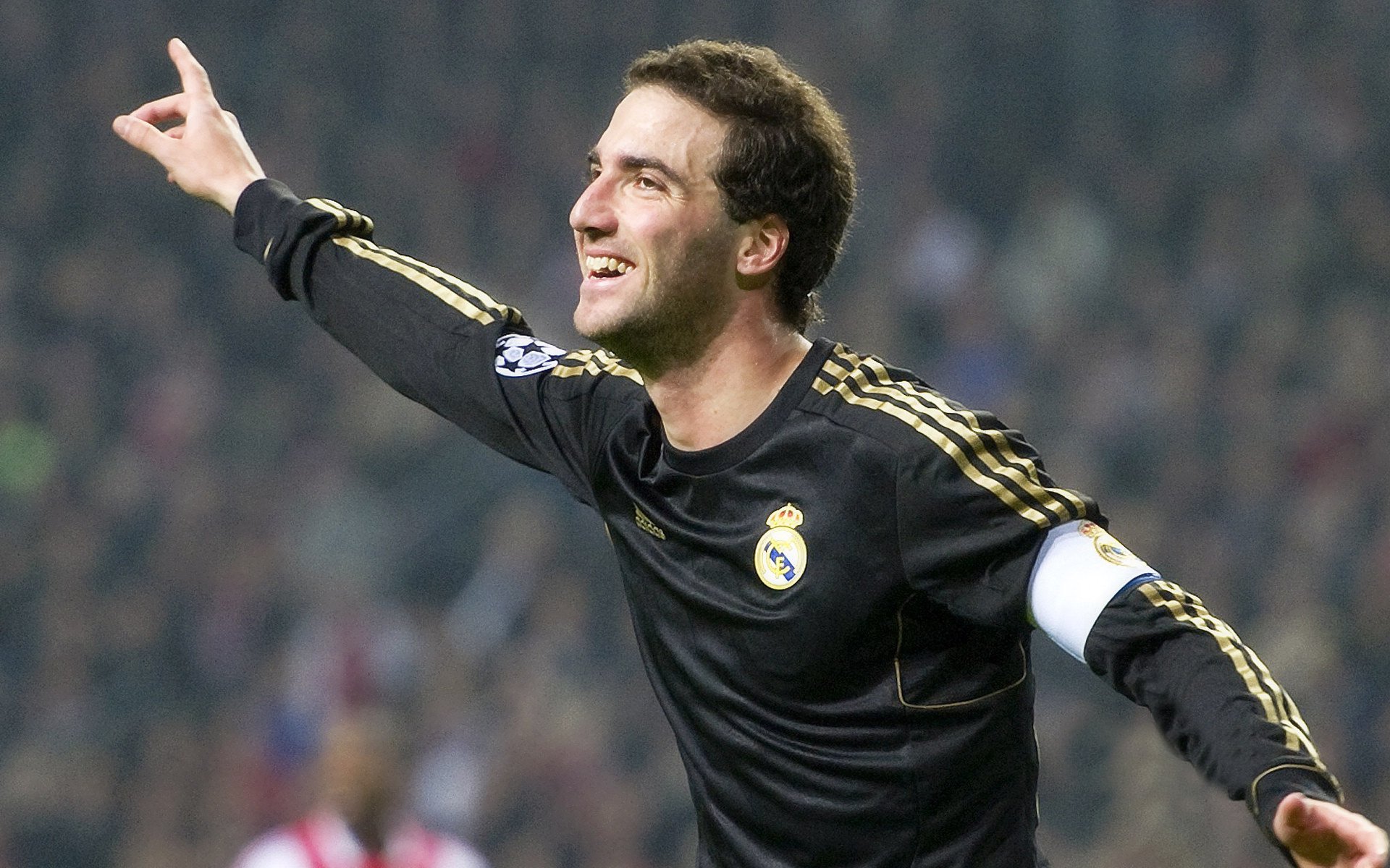 勇士队领跑联盟，目标再创新高，勇士全队